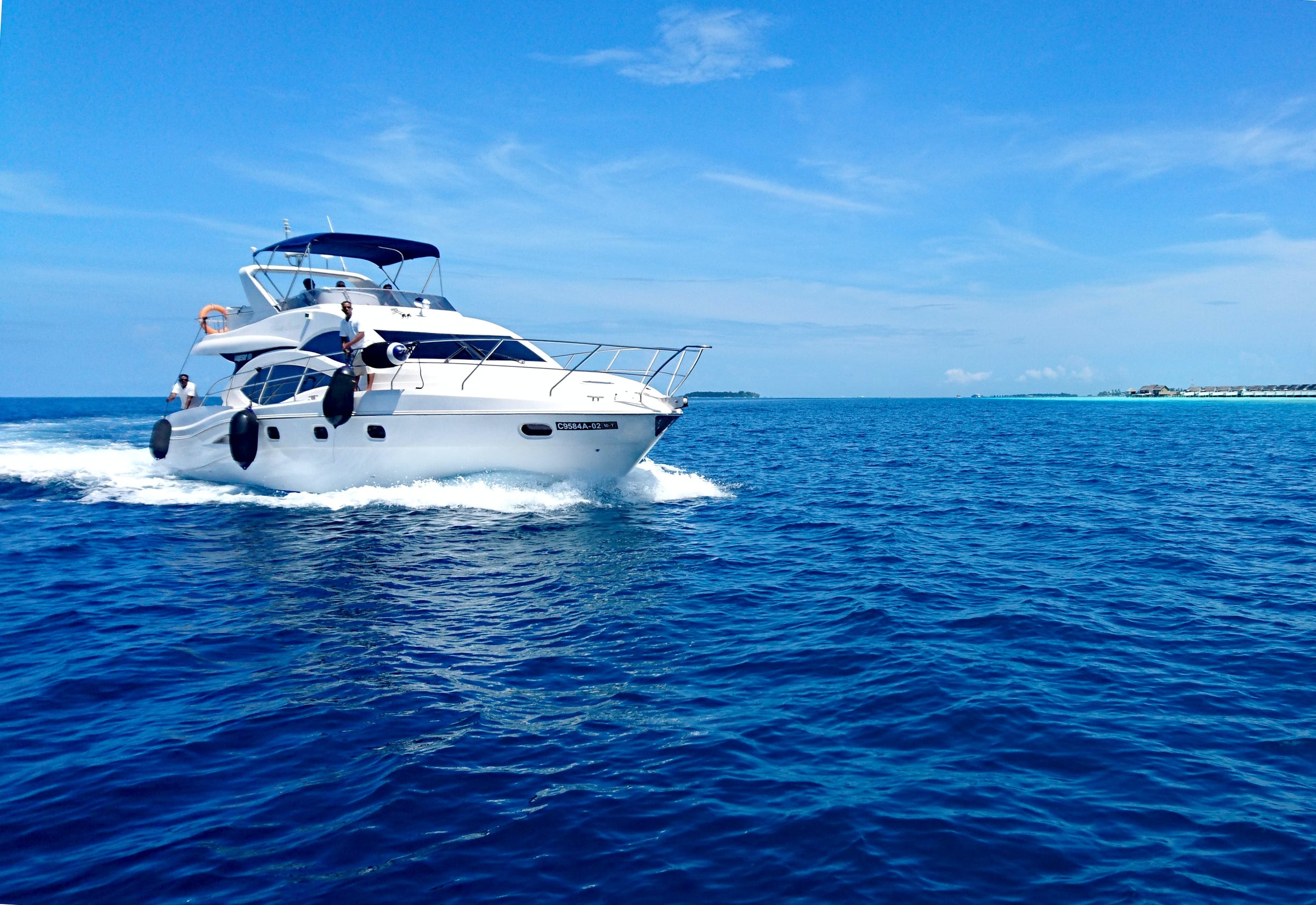 alina-kacharho-86wR5GZJZdQ-unsplash - 4Boats