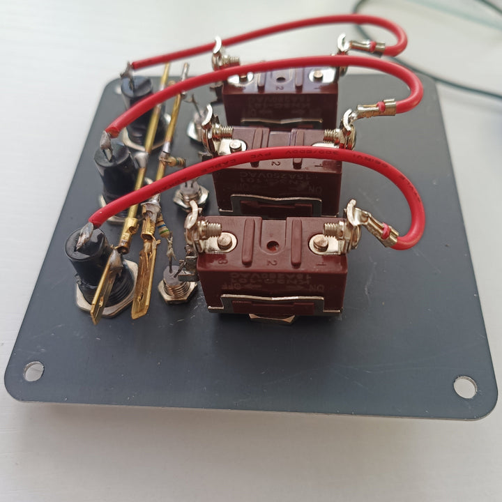 Switch Panel 3 Gang Toggle & Fuse, 12V — 102 mm | 4Boats