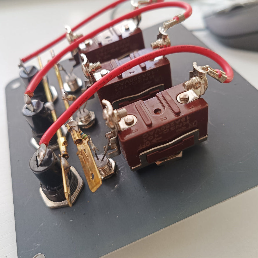 Switch Panel 3 Gang Toggle & Fuse, 12V — 102 mm | 4Boats