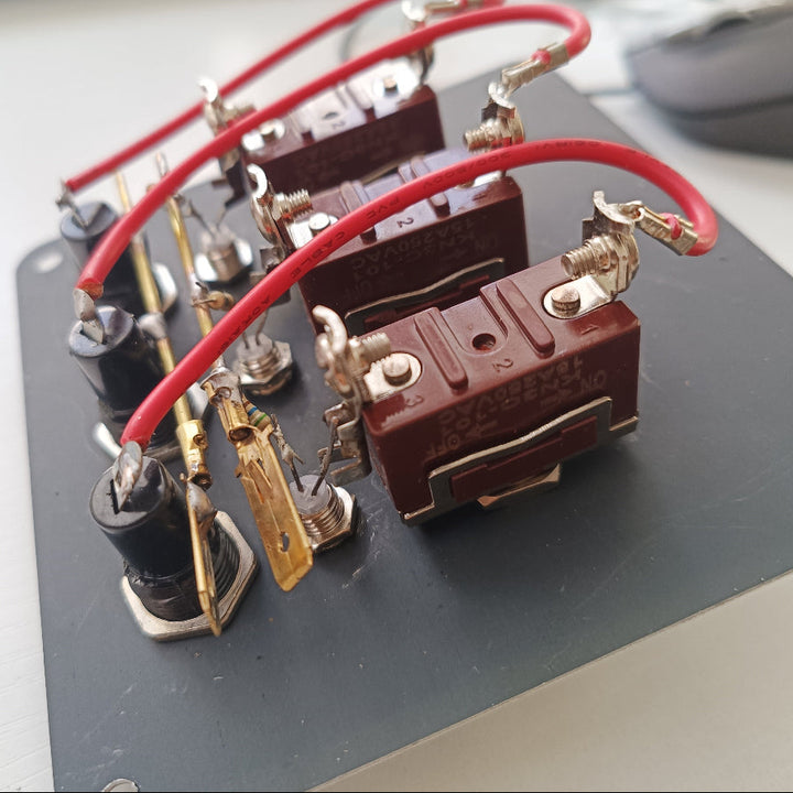 Switch Panel 3 Gang Toggle & Fuse, 12V — 102 mm | 4Boats