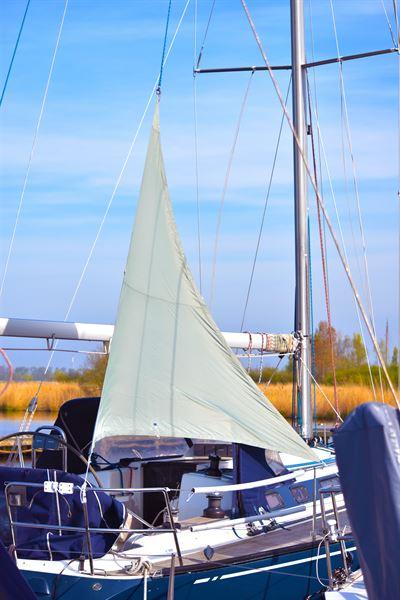 Triangle Sun Shade - 4Boats